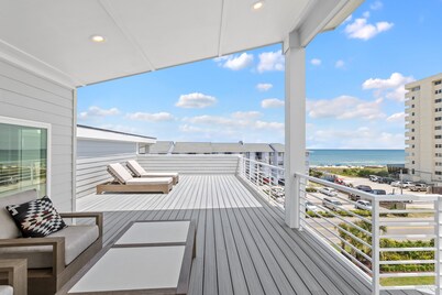 Seadragon 2 | Pet-Friendly w/ Rooftop Deck + Ocean Views!