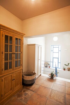 Interior - Pangrati/hilton Area, Bentzi Boutique Apt for 4 (Athina)