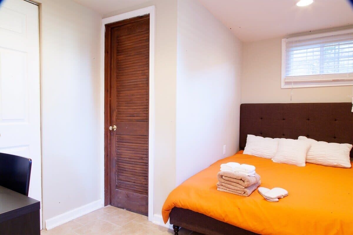 1 bedroom, iron/ironing board, WiFi, bed sheets