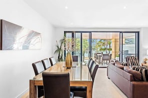 Interior - Waterfront Apt, Gorgeous Views (Cowes)