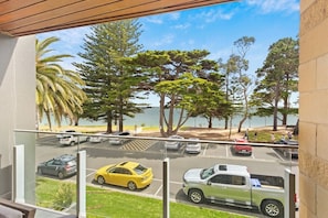 Property grounds - Waterfront Apt, Gorgeous Views (Cowes)