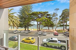 Property grounds - Waterfront Apt, Gorgeous Views (Cowes)