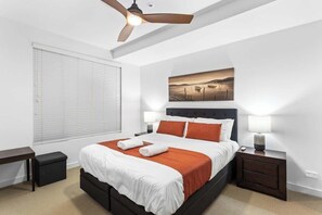 3 chambres, fer et planche à repasser, Wi-Fi, literie fournie