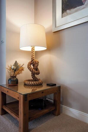 Interior - Waterfront Apt, Gorgeous Views (Cowes)