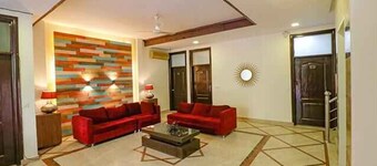 Roomshala 059 Sp Lodge