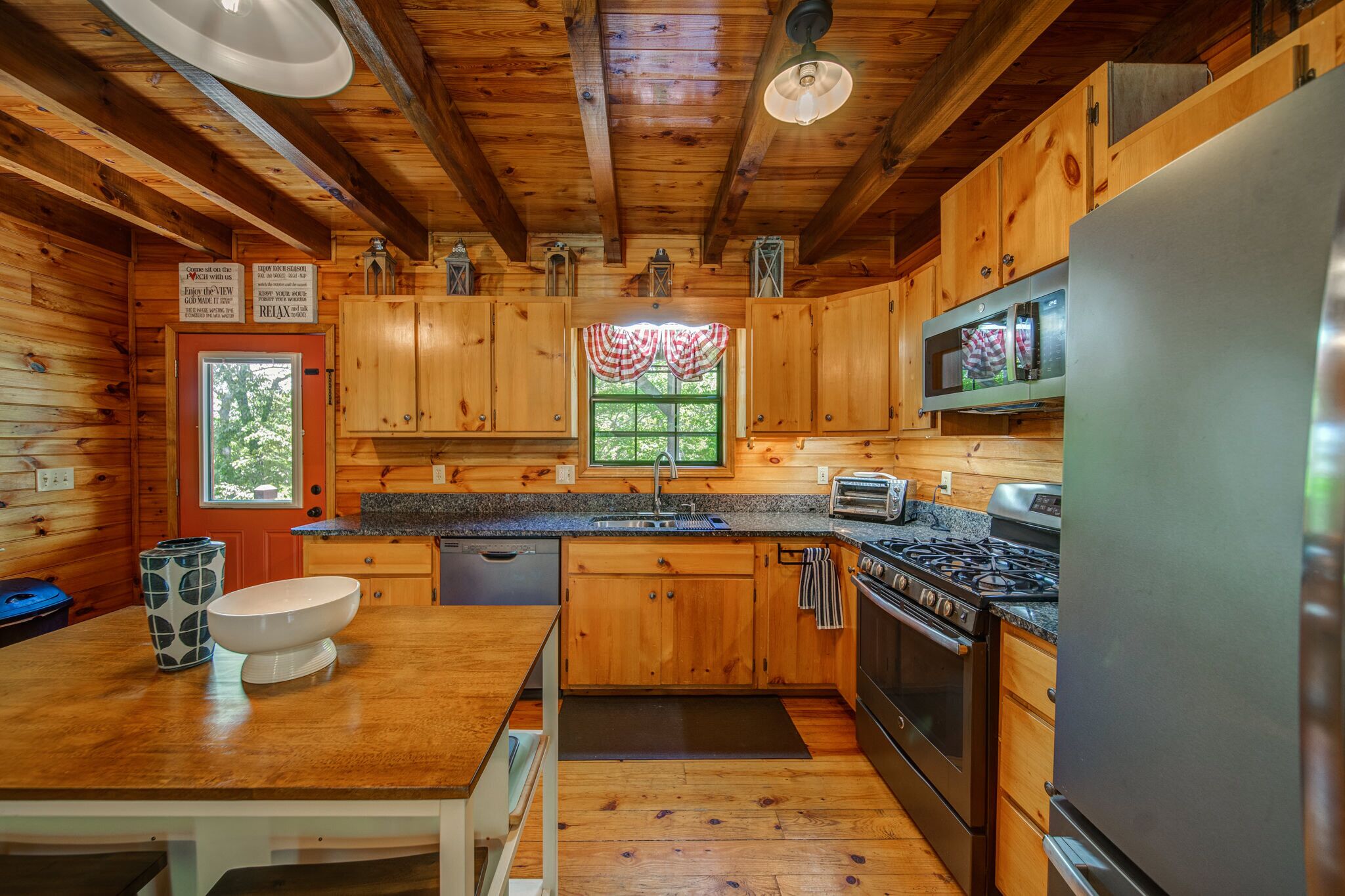 Ultimate Vacation Experience at Lonestar Lodge!