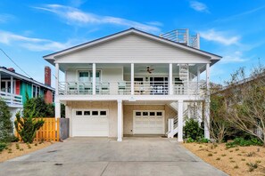 Exterior - Luxurious oasis w/private pool and rooftop deck! (Wrightsville Beach)