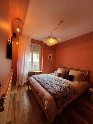 2 bedrooms, iron/ironing board, free WiFi, bed sheets
