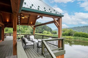 Terrace/patio - Pond's Edge Lodge- Your Premier Wellsboro Escape (Charleston Township)