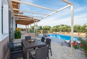 3 bedrooms, Egyptian cotton sheets, premium bedding, Select Comfort beds - Ariadni di Olivio Villa (Zakynthos)