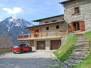 Exterior - Chalet, wifi, view mountain, sauna, terrace, balcony, fireplace or stove, parking, tv, ski locker (Champagny-en-Vanoise)