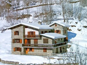 Exterior - Chalet, wifi, view mountain, sauna, terrace, balcony, fireplace or stove, parking, tv, ski locker (Champagny-en-Vanoise)