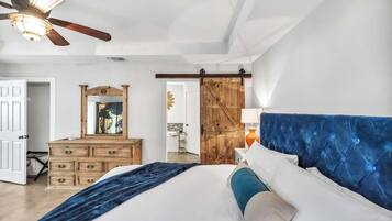3 bedrooms, iron/ironing board, WiFi (free), bed sheets