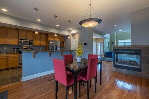 House, 2 Bedrooms | Private kitchen | Fridge, oven, stovetop, coffee/tea maker - Central Cleveland Gem W/ Direct Skyline View! 2 Bedroom Home by Redawning (Cleveland)