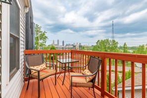 House, 2 Bedrooms | Property grounds - Central Cleveland Gem W/ Direct Skyline View! 2 Bedroom Home by Redawning (Cleveland)