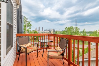 Central Cleveland Gem W/ Direct Skyline View! 2 Bedroom Home by 
