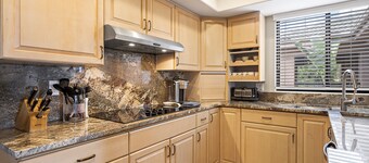 Waikoloa Fairways #A310: Top Floor,Breathtaking Lake, Golf Course&Ocean Views