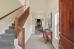 Interior - Geary Getaway 3 Bedroom Home by RedAwning (Bend)