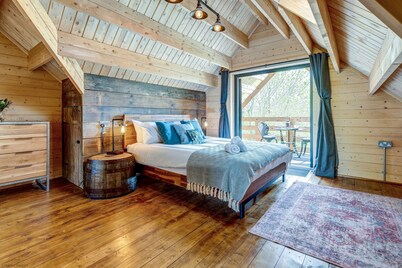 Buttercup Lodge | The Ridgeway Holiday Let | 2 Beds & Sleeps 4