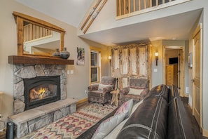 Condo, 2 Bedrooms | Living area