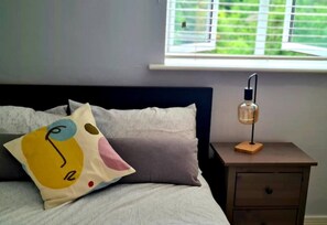 2 bedrooms, desk, iron/ironing board, free WiFi