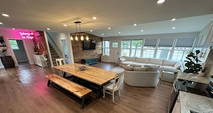 Completely remodeled getaway! Walking distance to beach, restaurants and bars