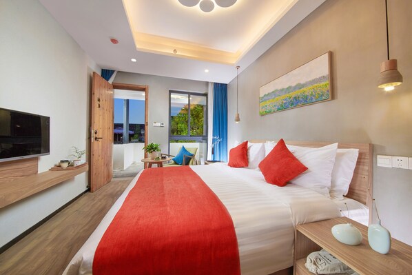 Signature Double Room, 1 Queen Bed, Courtyard View