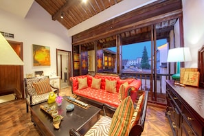 Free WiFi, bed sheets - Wuzhen Dream Hotel (Jiaxing)