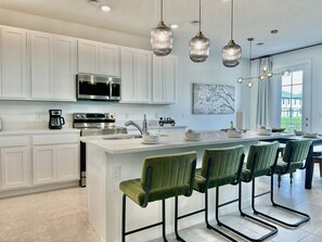 Fridge, microwave, oven, stovetop - Awesome three bedroom townhome near Disney 322 (Davenport)