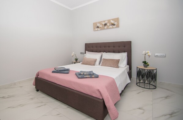 Basic Villa | 3 bedrooms, iron/ironing board, free WiFi