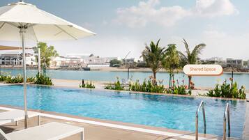 2 outdoor pools, pool loungers