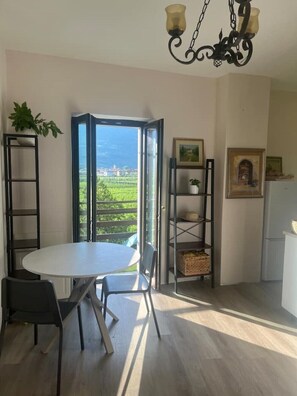 Dining - G-House - italian vacation home - with a comfortable apartment & balcony (Trentino-Alto Adige)
