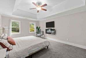 4 chambres, bureau, accès au Wi-Fi (inclus), literie fournie