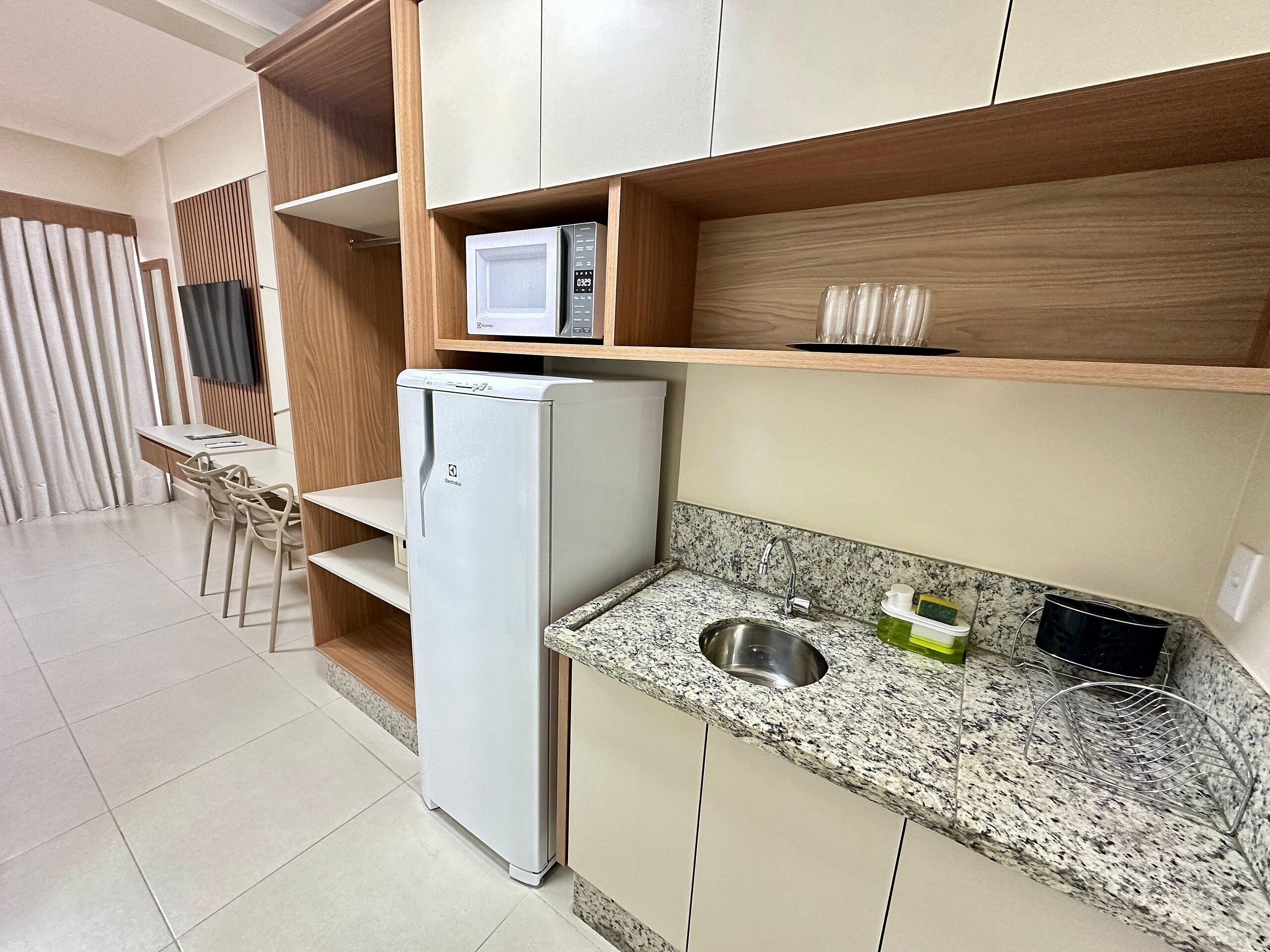 Frigobar, microondas