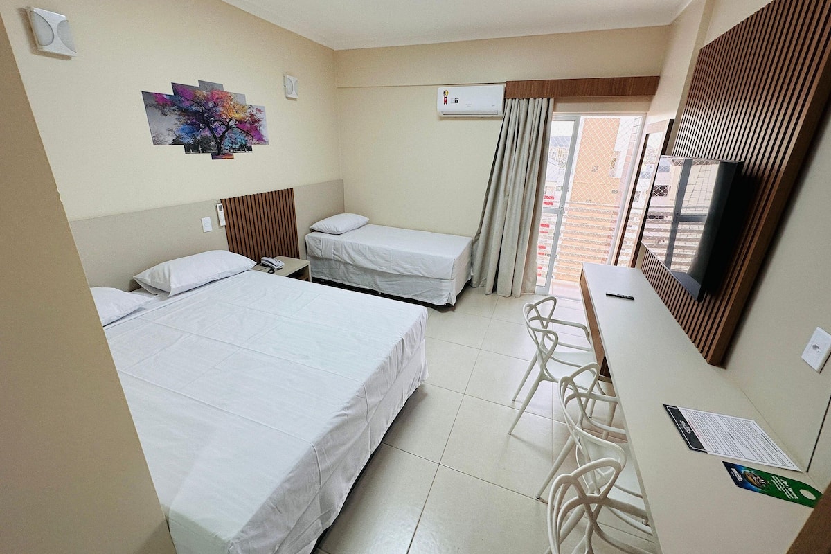 Apartamento básico | 1 dormitorio, escritorio, wifi gratis y ropa de cama
