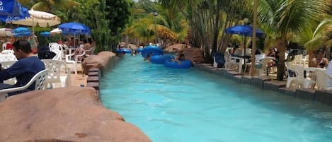 3 piscinas externas