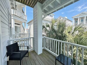 Terrace/patio - The Sand Castle, Oceanside House in Atlantic Beach, NC! (Atlantic Beach)