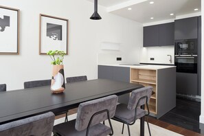 Dining - Elkano by FeelFree Rentals (Donostia)