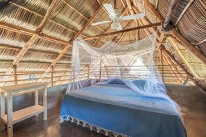 5 bedrooms, iron/ironing board, free WiFi, bed sheets