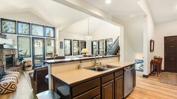 House (Breckenridge White Wolf Townhome 4 Be) | Exterior