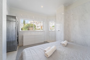 Deluxe Villa | 6 bedrooms, iron/ironing board, free WiFi - Villa Lemos by HelloVacations (Albufeira)