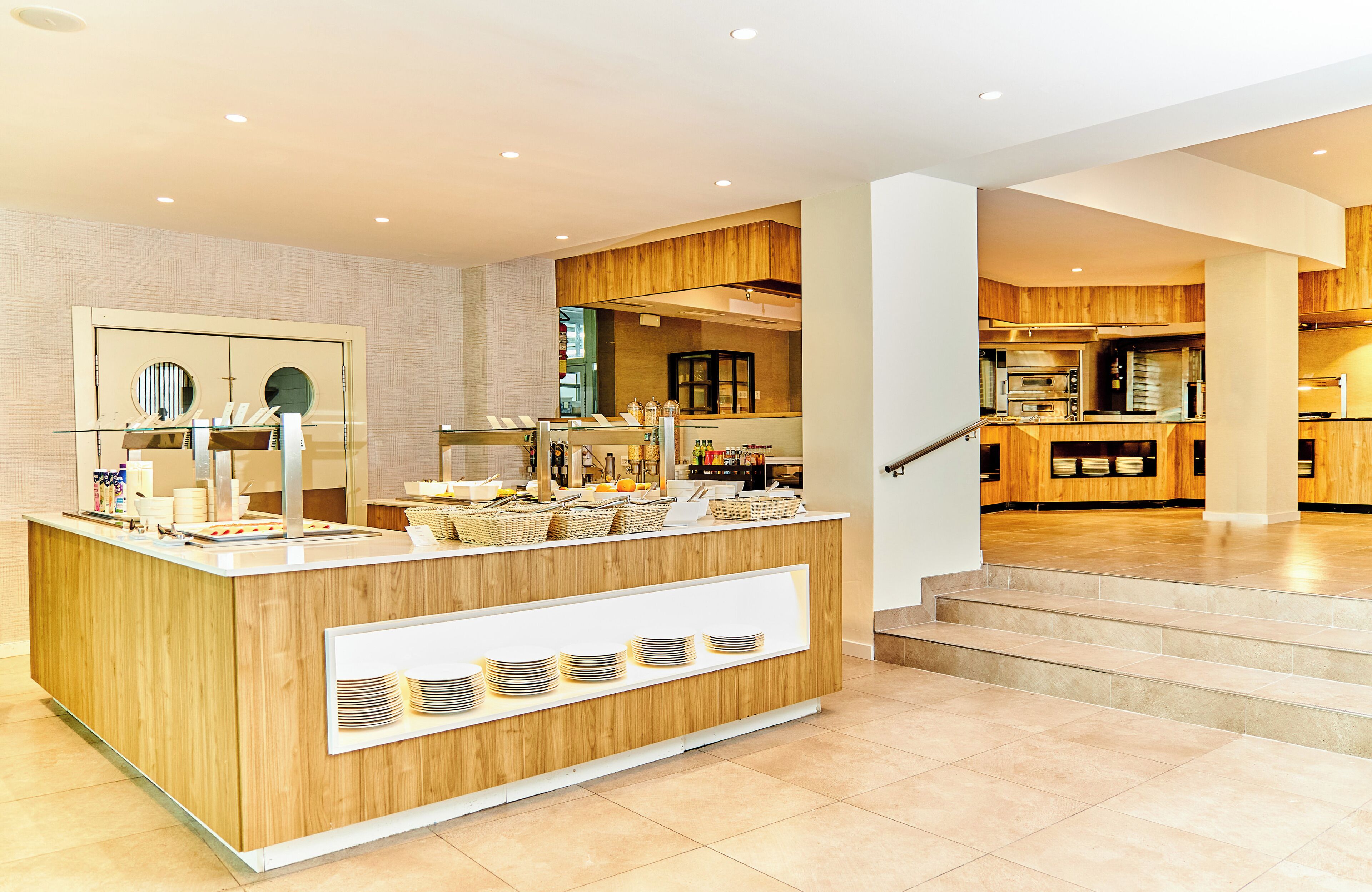 Daily buffet breakfast (EUR 20 per person)