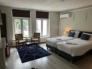 Phòng đôi Deluxe, 2 giường đơn, không hút thuốc | Két bảo mật tại phòng, phòng cách âm 