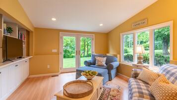 Smart-TV, peis og kontorer