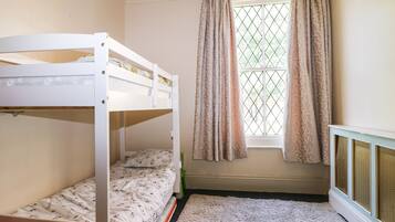 5 bedrooms, individually decorated, individually furnished, free WiFi