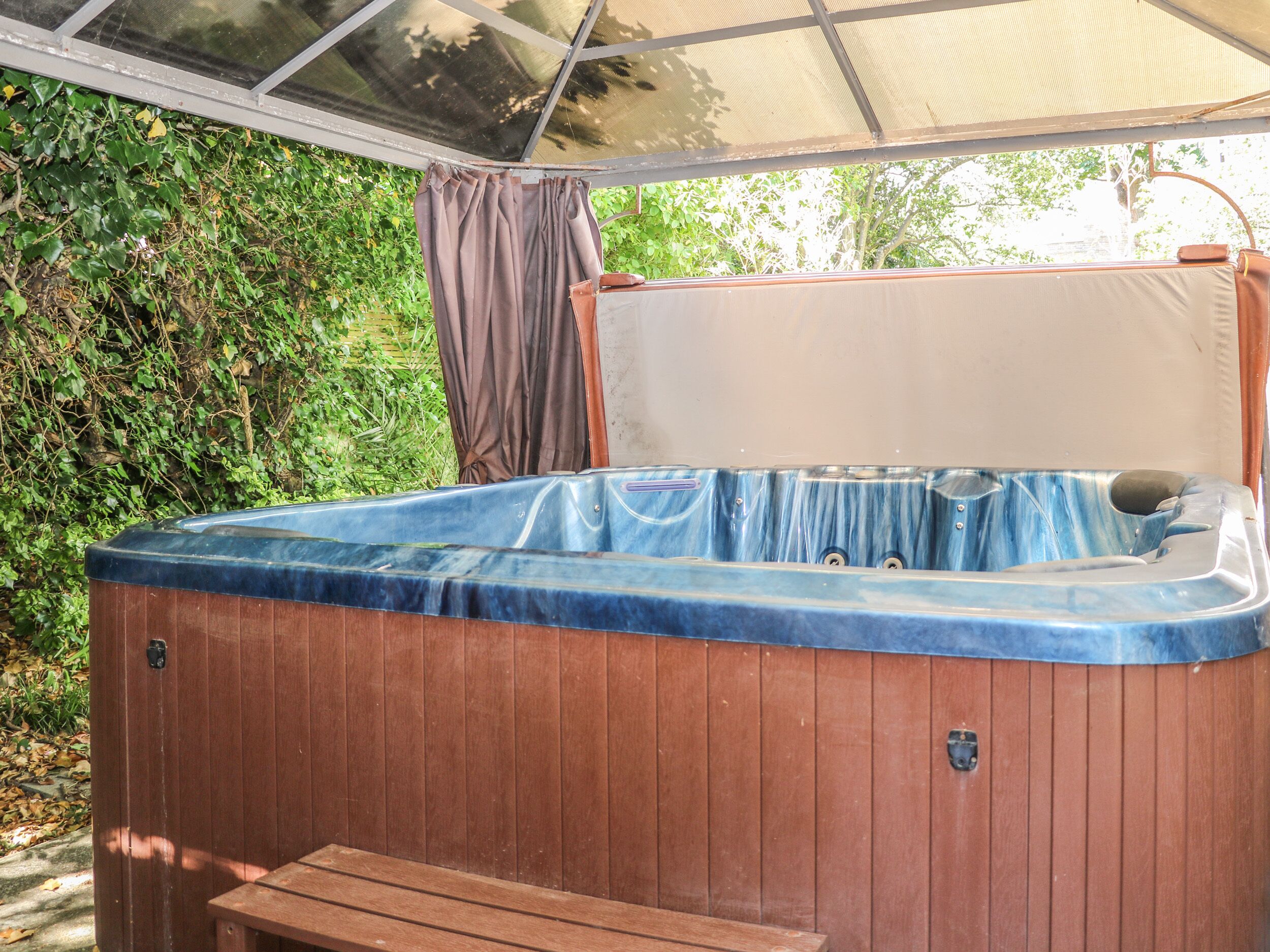 Bañera de hidromasaje exterior