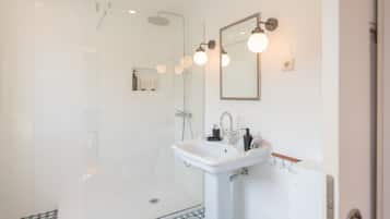 Villa | Bathroom | Shower, rainfall showerhead, towels