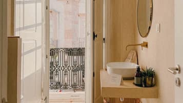 Secador de pelo, pantuflas