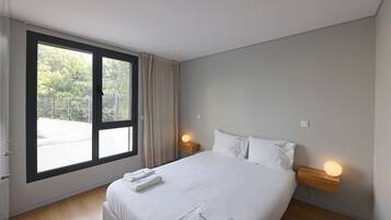 1 dormitorio, tabla de planchar con plancha, wifi gratis y ropa de cama