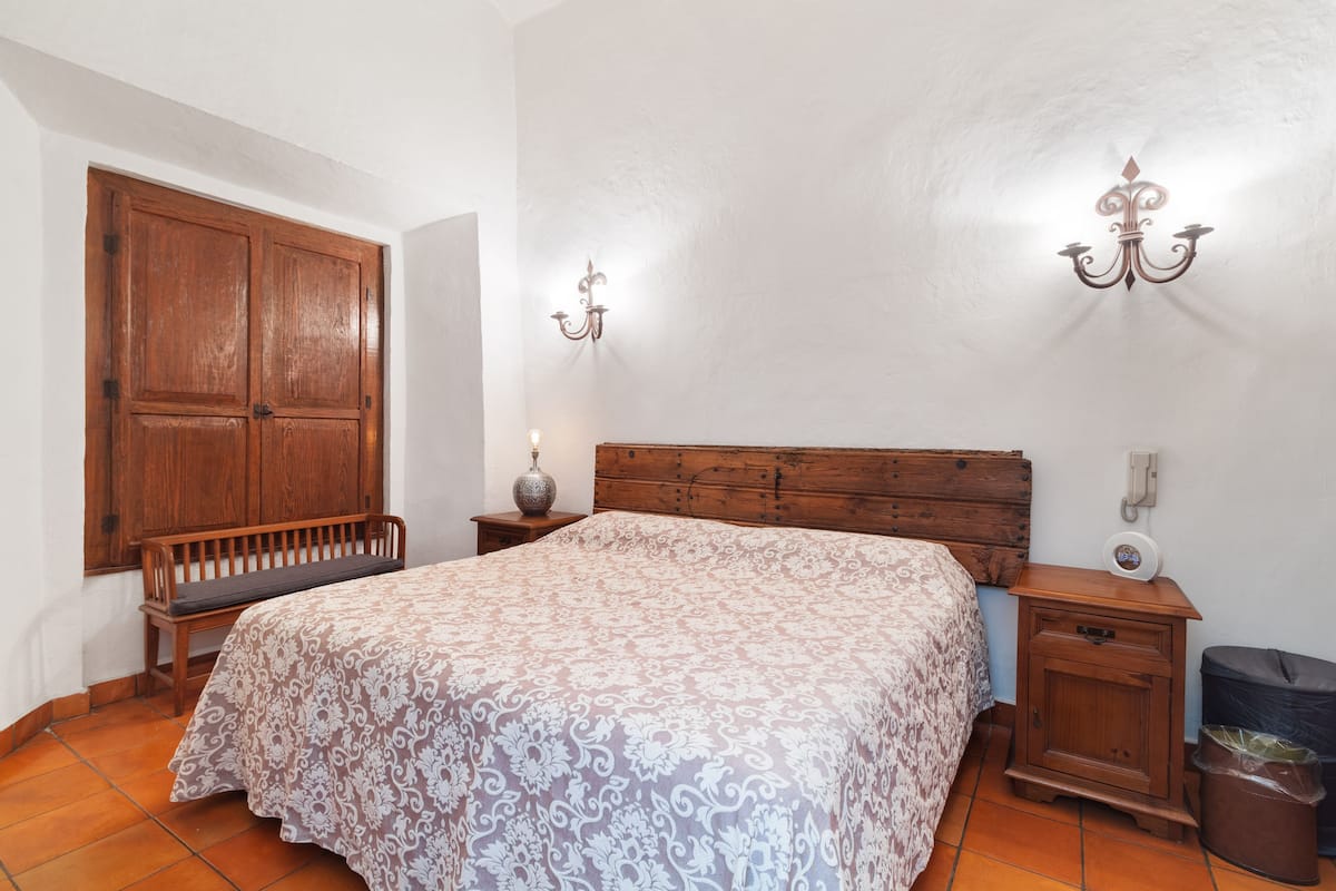 Classic Apartment | 1 bilik tidur, seterika/papan seterika, Wi-fi percuma, cadar katil